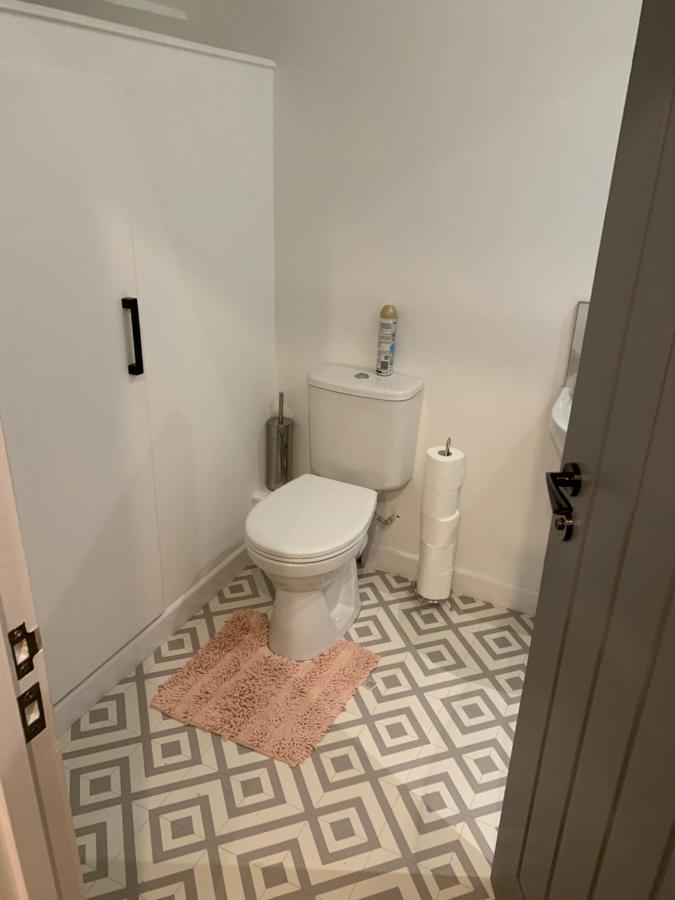 City Blessed Apartment 4 With Free Parking نورث شيلدز المظهر الخارجي الصورة